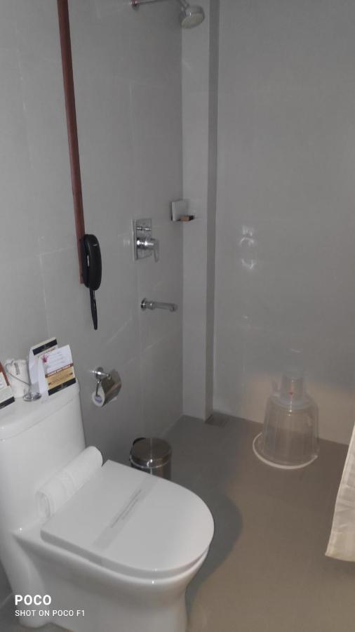 Emperor-Hotel Rachana Continental Pvt Ltd Kizhake Chālakudi Dış mekan fotoğraf