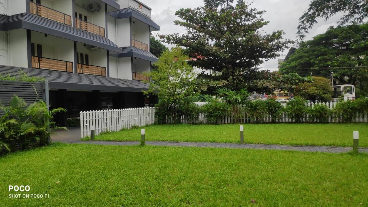 Emperor-Hotel Rachana Continental Pvt Ltd Kizhake Chālakudi Dış mekan fotoğraf