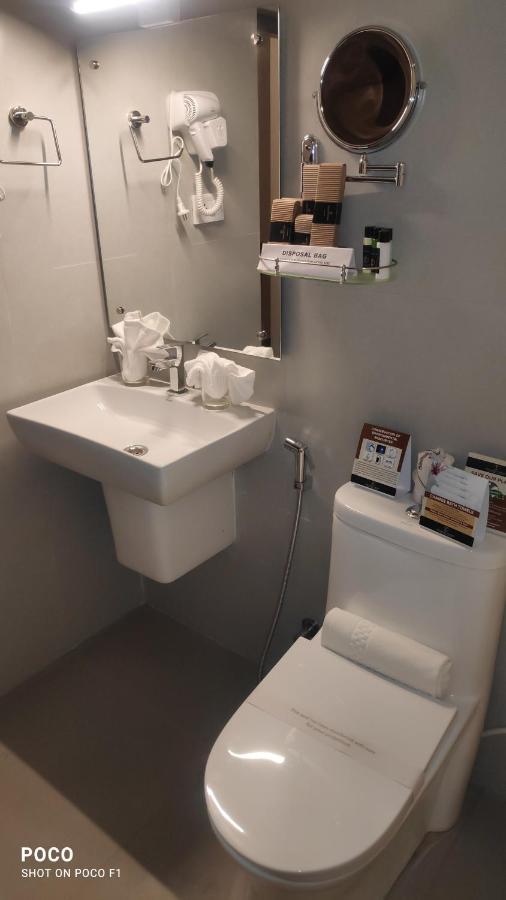 Emperor-Hotel Rachana Continental Pvt Ltd Kizhake Chālakudi Dış mekan fotoğraf