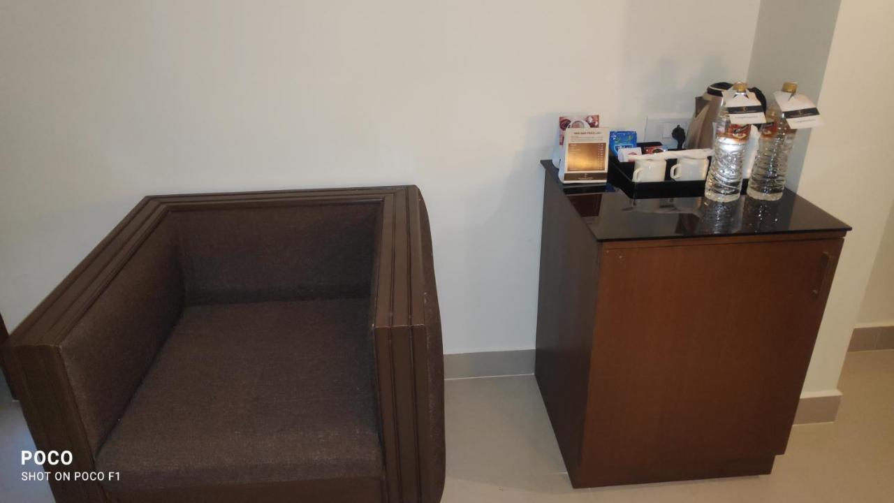 Emperor-Hotel Rachana Continental Pvt Ltd Kizhake Chālakudi Dış mekan fotoğraf