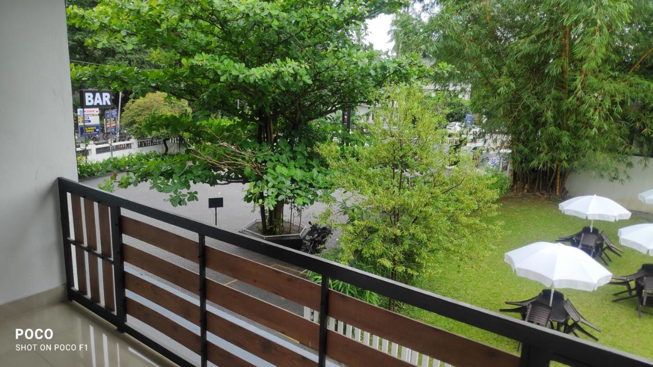 Emperor-Hotel Rachana Continental Pvt Ltd Kizhake Chālakudi Dış mekan fotoğraf